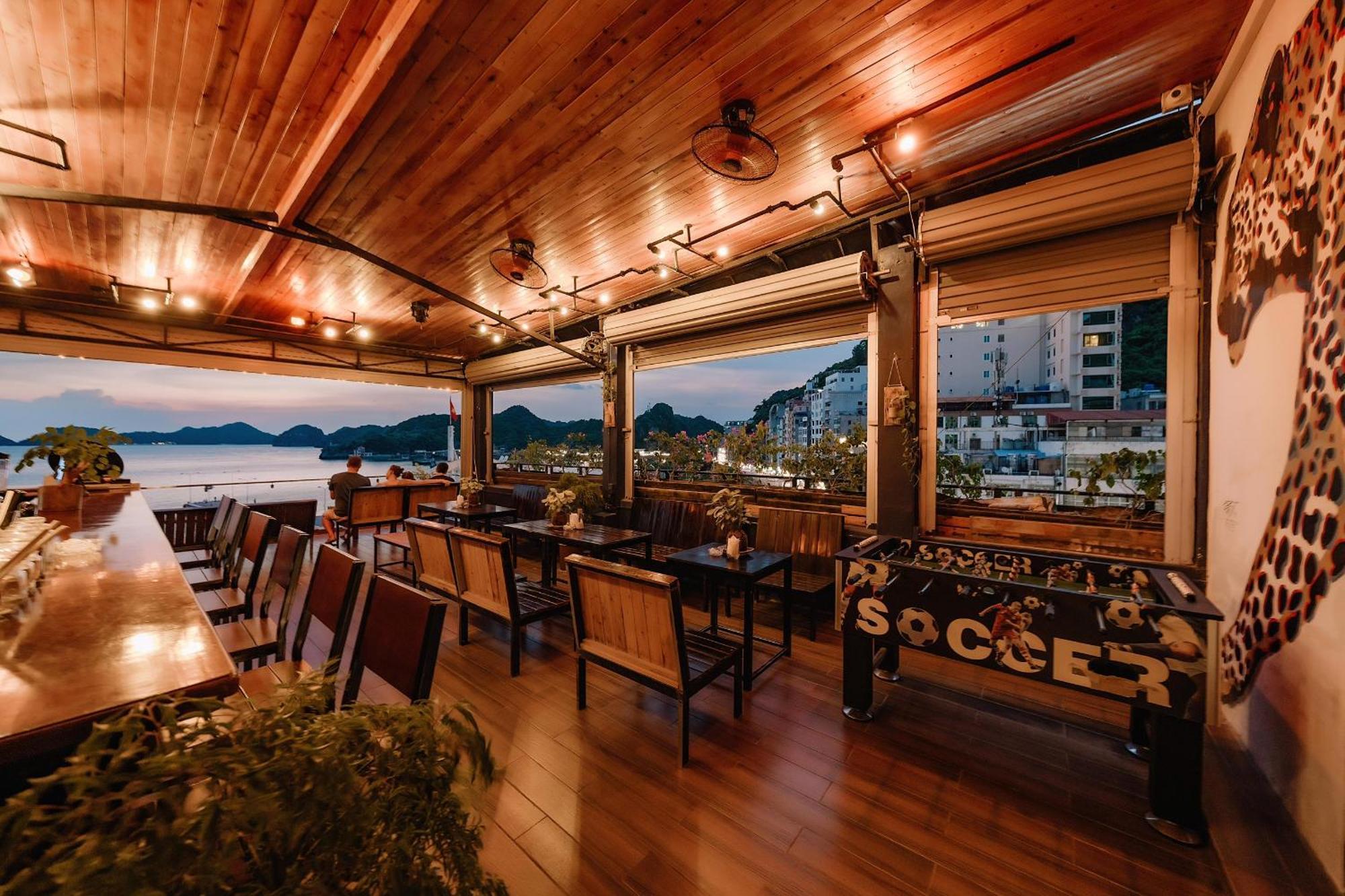 Catba Pod Hostel - Restaurant And Rooftop Bar Dong Khe Sau Exterior photo