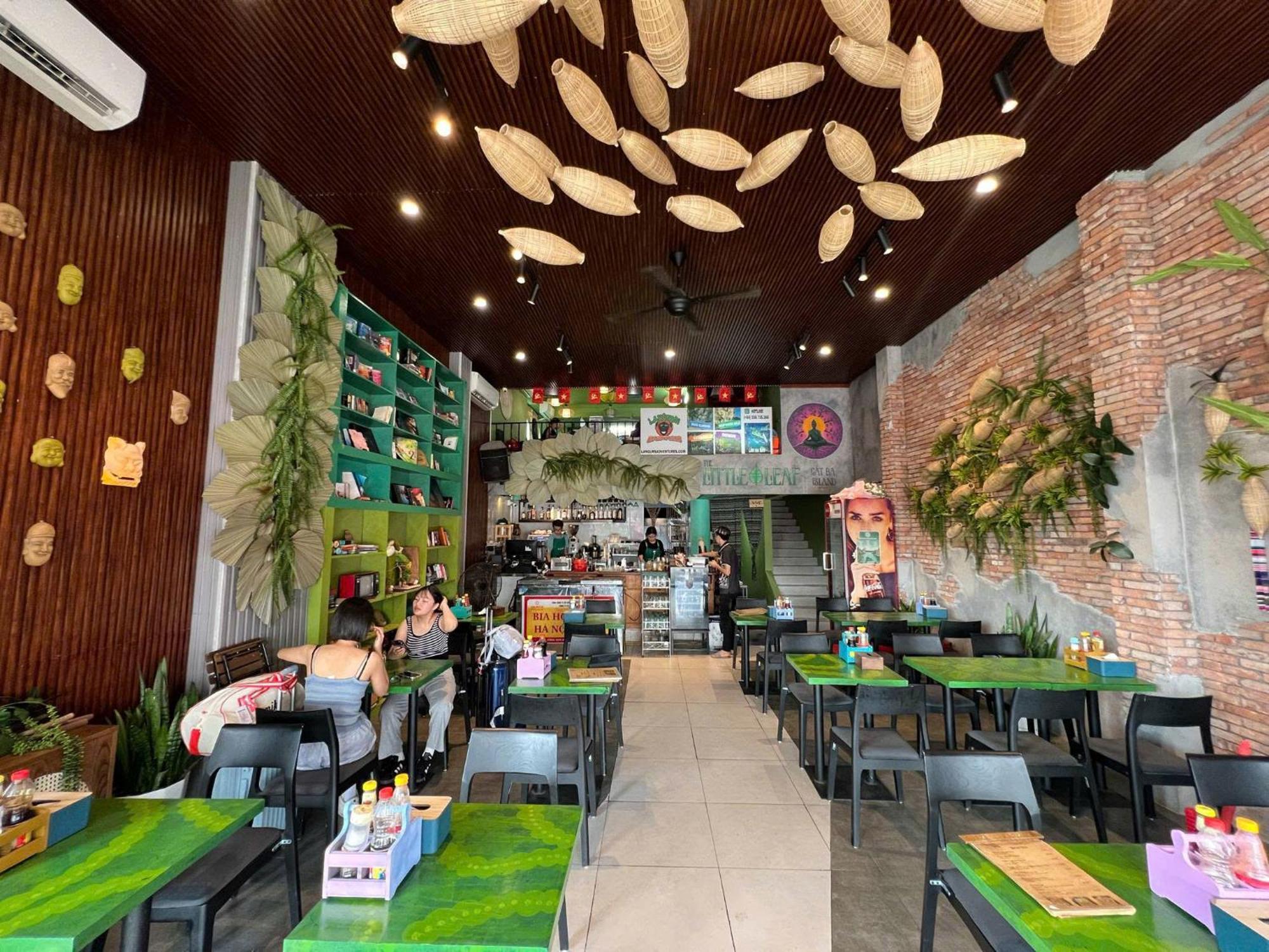 Catba Pod Hostel - Restaurant And Rooftop Bar Dong Khe Sau Exterior photo