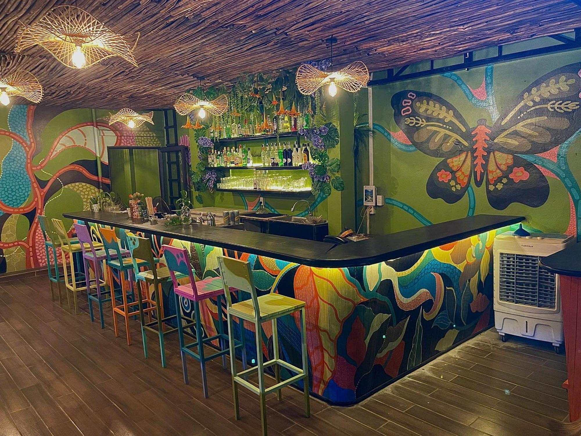 Catba Pod Hostel - Restaurant And Rooftop Bar Dong Khe Sau Exterior photo